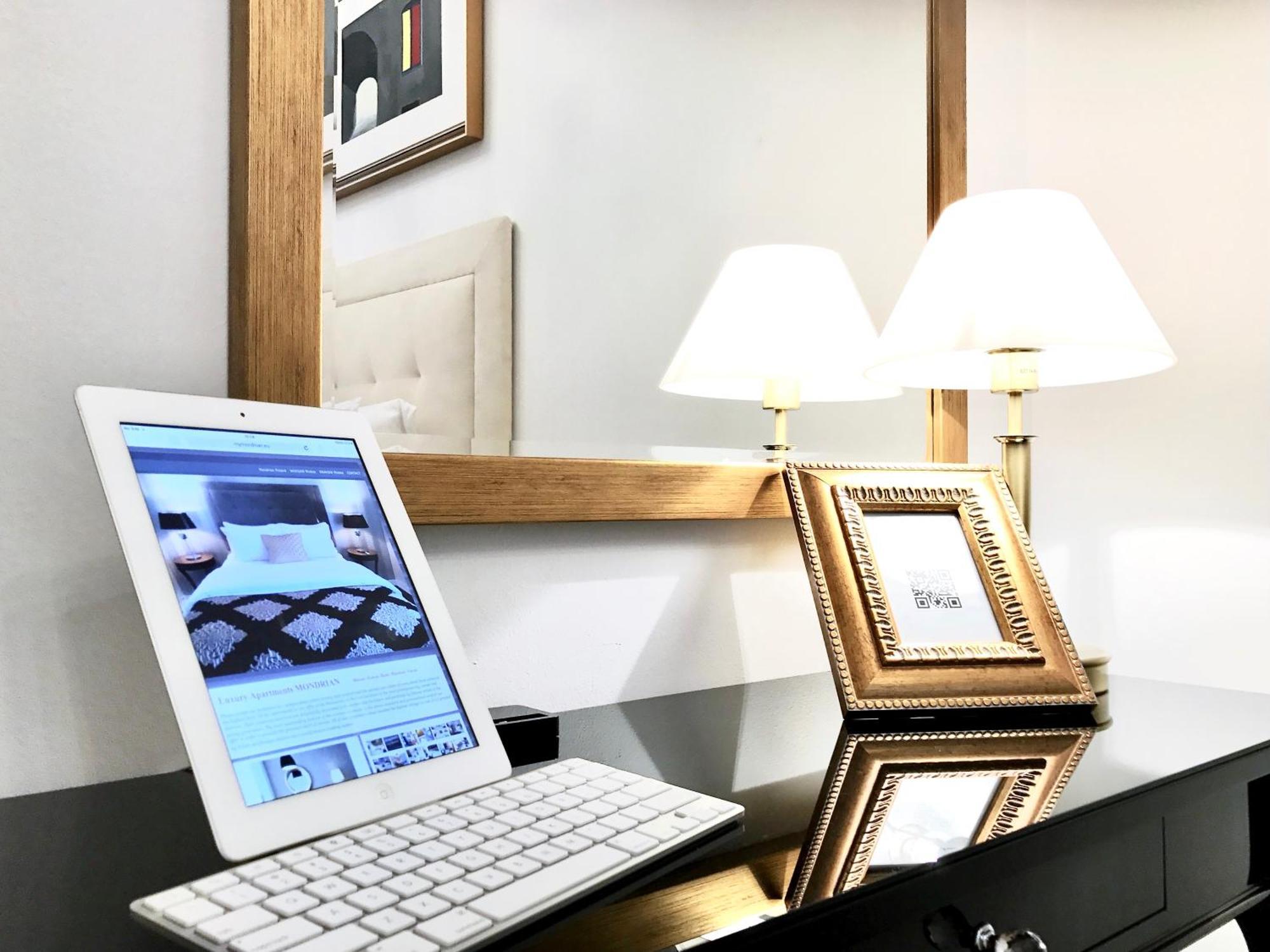 Mondrian Luxury Suites Unesco Old Town Warschau Kamer foto