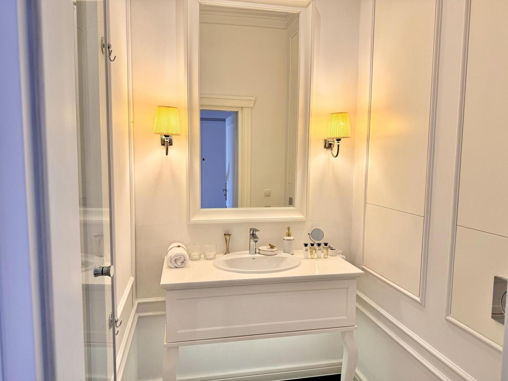 Mondrian Luxury Suites Unesco Old Town Warschau Kamer foto